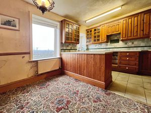 Kitchen- click for photo gallery